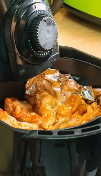 El truco definitivo para limpiar y dejar como nueva freidora de aire