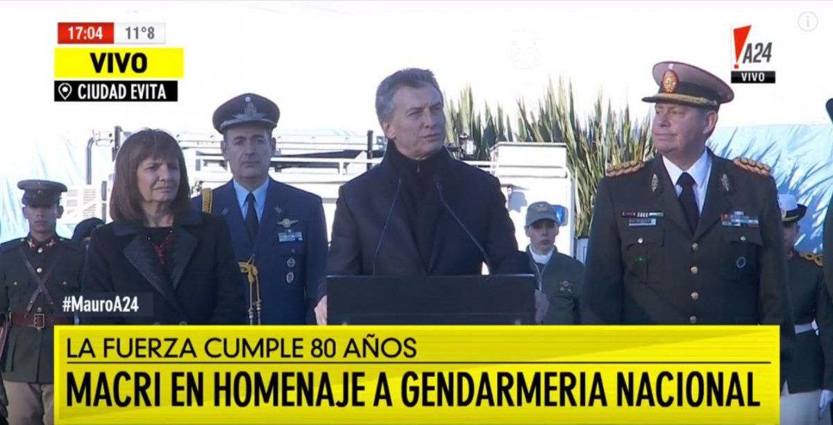 En medio de las críticas por la reforma de las FF.AA., Macri respaldó a los gendarmes