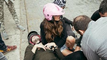 Sebastián Yatra se cayó de la moto mientras grababa un video con Tini Stoessel