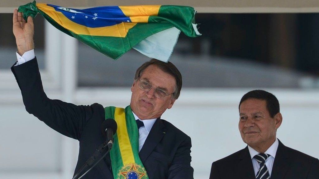 Bolsonaro cargó contra las medidas del Gobierno y planteó su temor por un éxodo de argentinos a Brasil