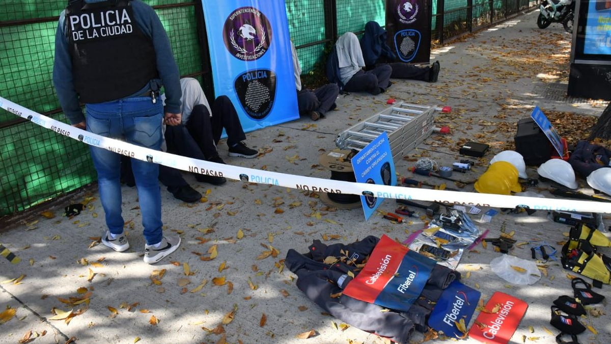 Cayó una peligrosa banda de falsos instaladores de TV e internet (Foto: Policía de la Ciudad).