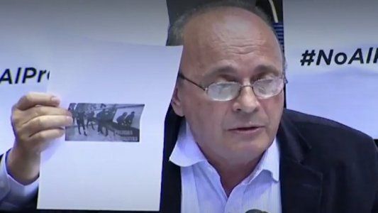 El presunto infiltrado que Moreau denunció con una foto vieja no es un policía, sino un militante anarquista