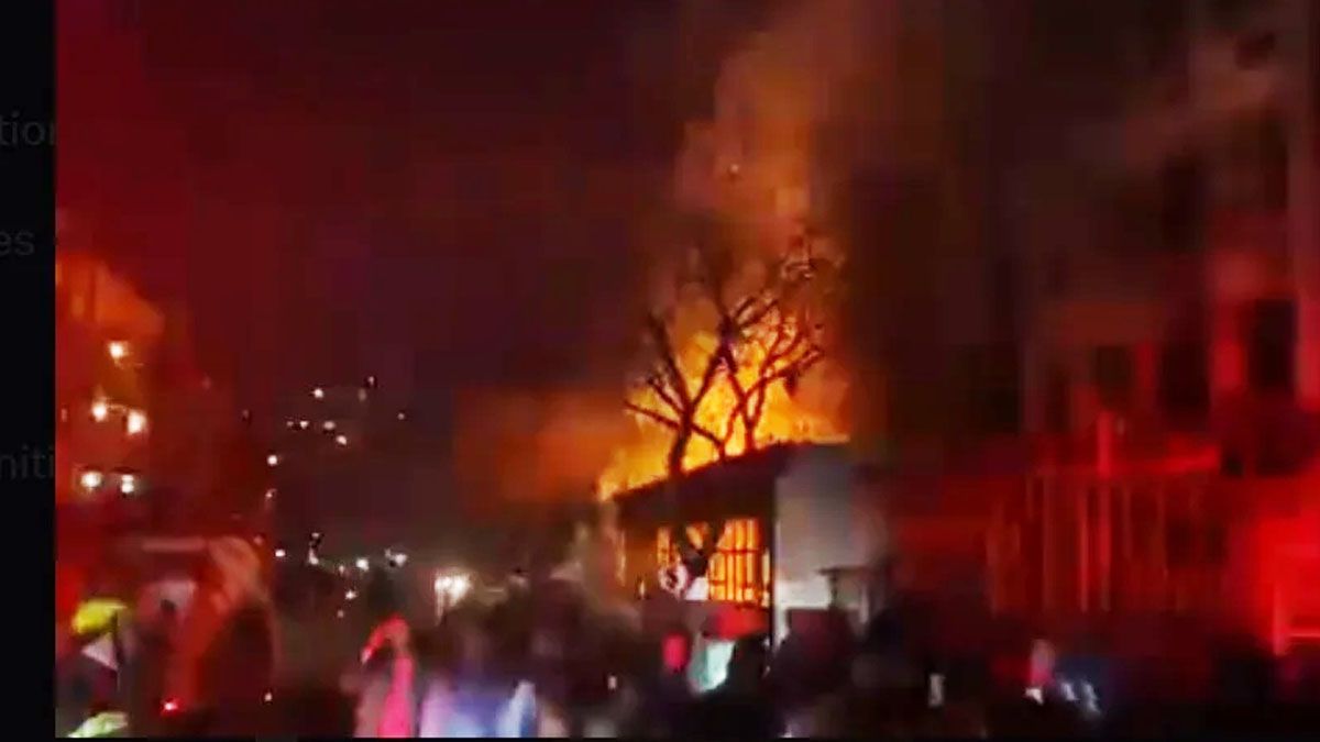el edificio que se incendi&oacute; estaba intrusado.(foto: Gentileza News24)