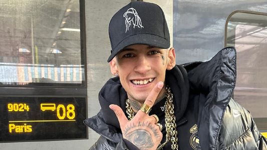 El video de la curiosa reacción de L-Gante cuando una fan intentó besarlo a la fuerza