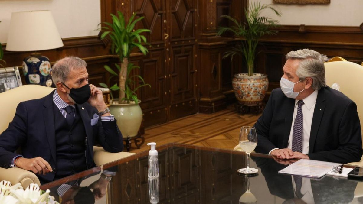 El presidente de la DAIA Jorge Knoblovits reunido con el presidente Alberto Fernández.