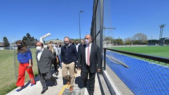 En medio de las dudas sobre su futuro, Martín Guzmán se acerca a Manzur para ganar oxígeno político