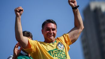 Elecciones en Brasil: Flávio Bolsonaro se impuso ante Lula da Silva por dos puntos y habrá balotaje