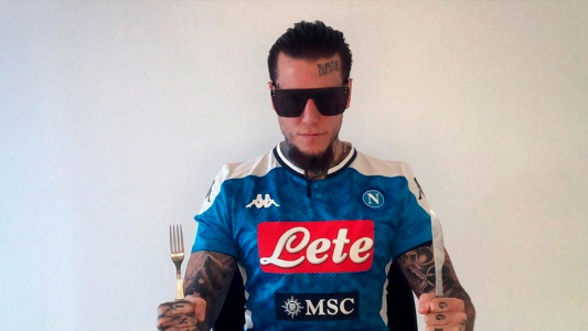 Alex Caniggia volvió a subir una foto para provocar en las redes sociales