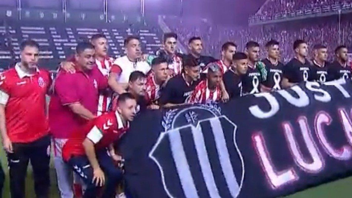 Barracas Central homenajeó a Lucas González en la final ante Tigre (Foto: captura de TV).