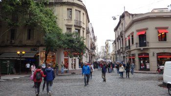 La historia que se repite: apuñalaron a un turista canadiense para robarle el celular en San Telmo