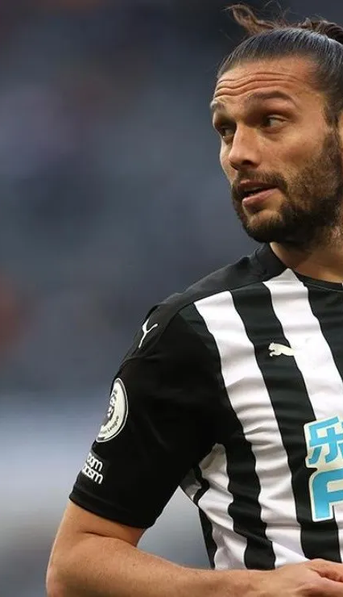 Escándalo: un jugador de la Premier League fue fotografiado durmiendo con otra mujer a días de su casamiento