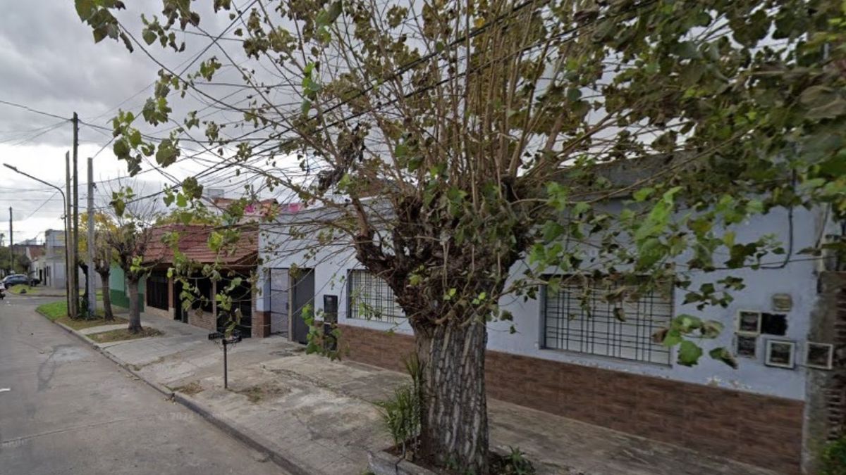 Un hombre de 38 años fue encontrado muerto en su vivienda de El Palomar. (Foto: Google Maps)