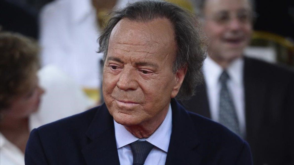 Los memes de Julio Iglesias: Años, hijos, mujeres y su paradero