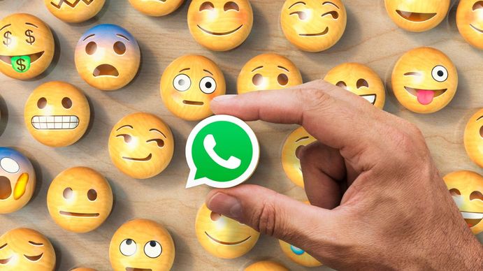 Qué significa escribir usando muchos emojis en WhatsApp, según la psicología