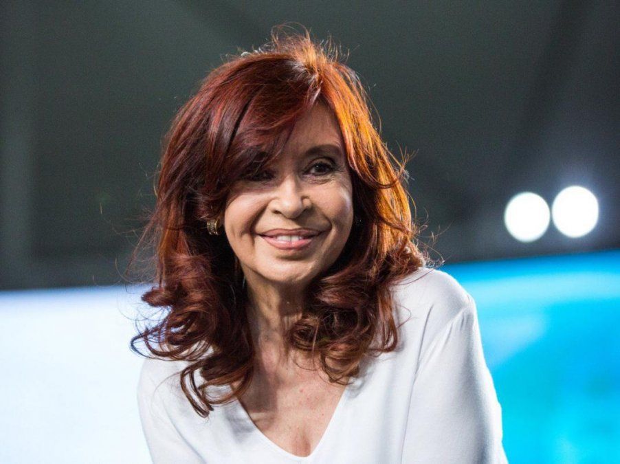 La Justicia aceptó las apelaciones y suspendió el cobro doble de las jubilaciones de privilegio de Cristina Kirchner