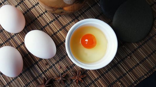 ¿Qué significa el PUNTO ROJO en el interior del HUEVO?