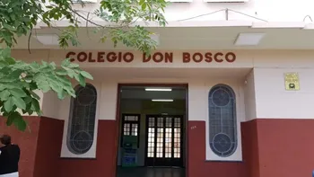 Chaco: alumnas de secundario denuncian que sus compañeros vendían imágenes sexuales de ellas hechas con IA