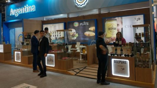 PYMES alimenticias buscan nuevos negocios en una feria en Brasil