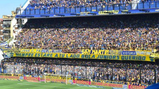 Angelici botón, el hit de los hinchas de Boca en La Bombonera contra el presidente