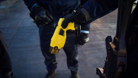 El Gobierno habilitó a las fuerzas de seguridad para el uso de las pistolas Taser