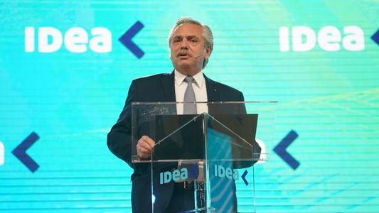 Alberto Fernández en el Coloquio IDEA: La asistencia del Estado es solo un paliativo