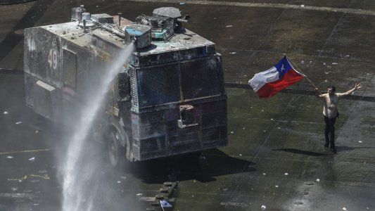 Chile: En medio del caos social, toman medidas especiales de seguridad por el primer aniversario del asesinato de un líder mapuche