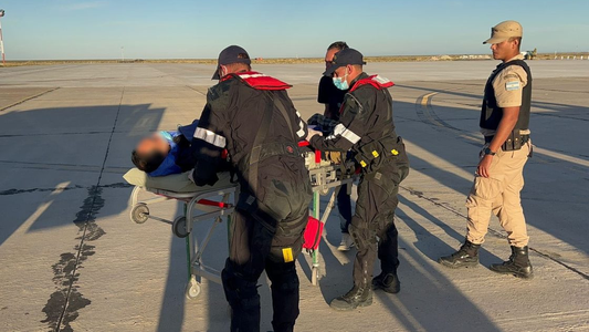 La Prefectura evacuó de urgencia a un tripulante de un buque pesquero