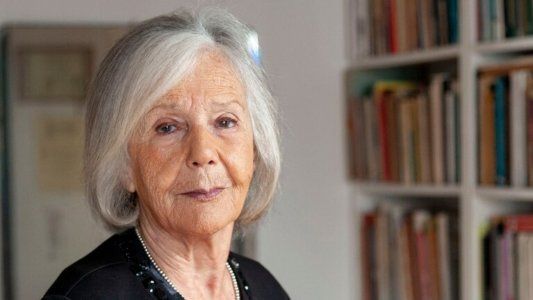 Beatriz Sarlo se rectificó: No debí decir por debajo de la mesa