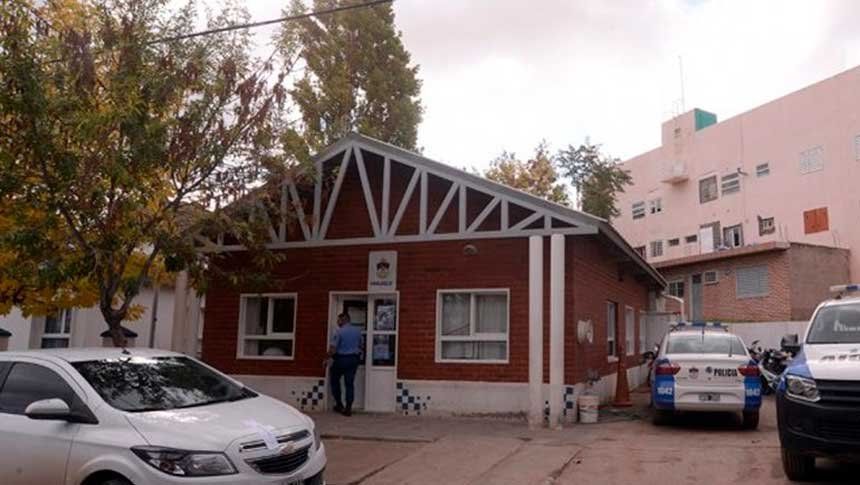 Intentaron robarle a su hijo  mientras caminaban por la calle