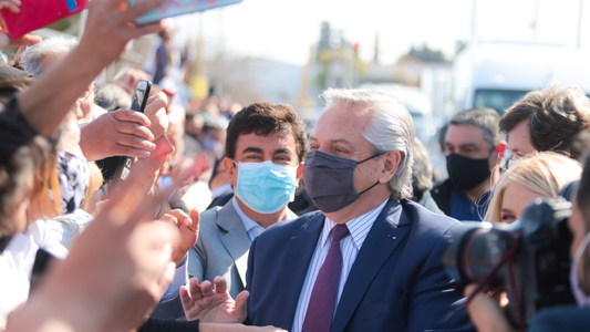 Todos a bancar a Alberto Fernández: la nueva estrategia electoral de la Casa Rosada tras la foto de la polémica