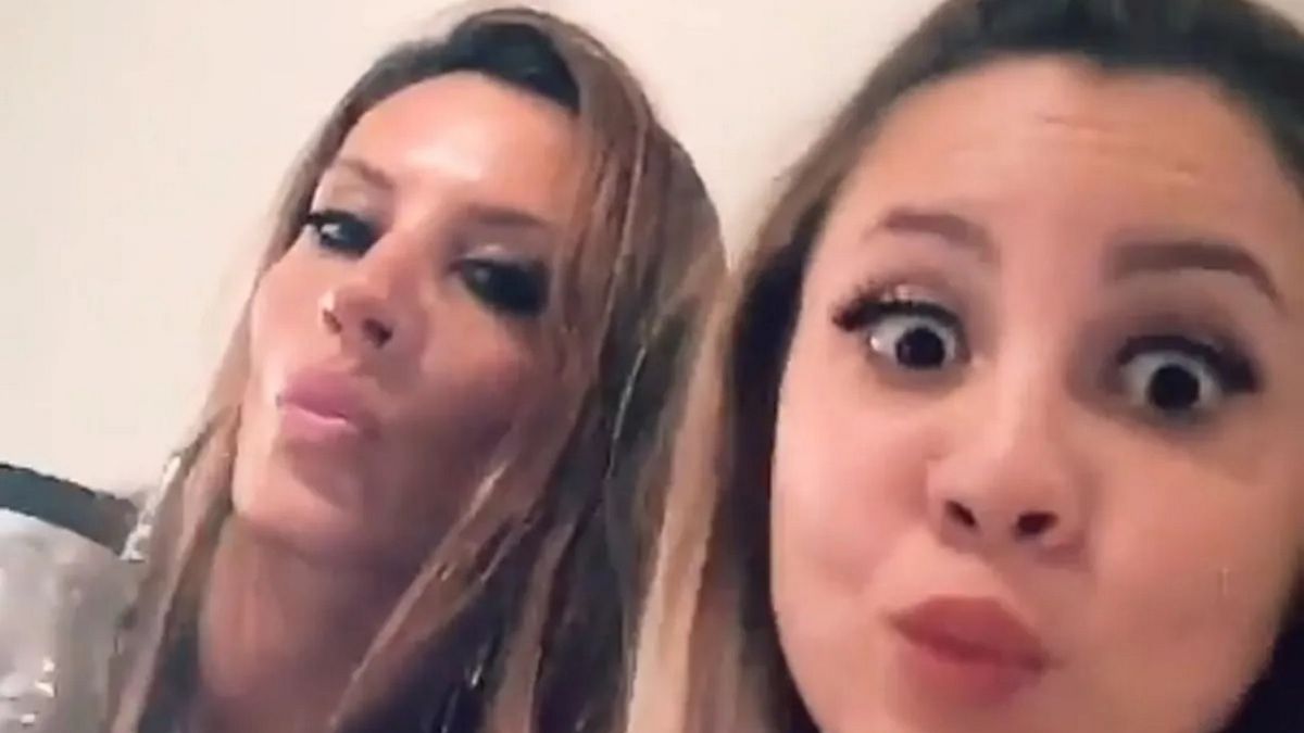 Natacha Jaitt junto a su hija Antonella Olivera.&nbsp;