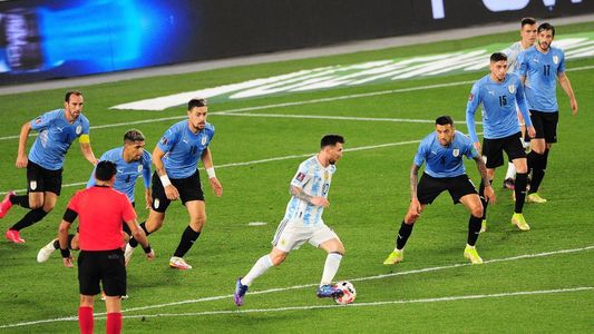 La increíble imagen viral de Messi en el triunfo frente a Uruguay