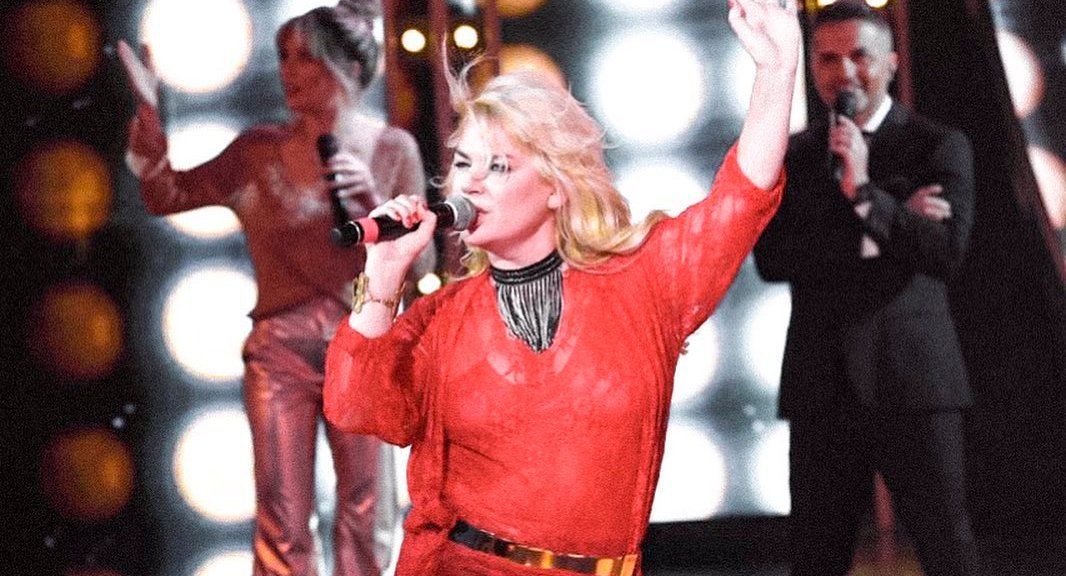 ¡Escándalo en Laflia! Esmeralda Mitre tiene coronavirus y fue el viernes al Cantando 2020