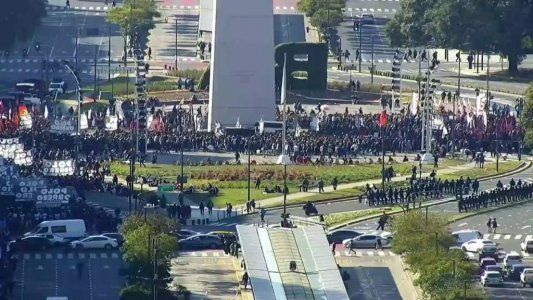 Polentazo: cortes y tensión en una nueva jornada de protestas en el Obelisco