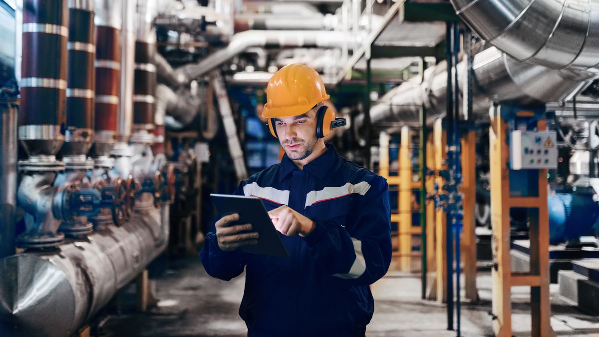 El objetivo del Gobierno Nacional es ayudar a las PyMES industriales a desarrollarse y competir en el mercado internacional.