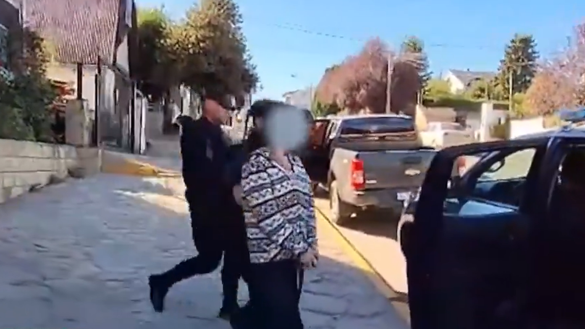 Una de las mujeres detenidas en las últimas horas. (Foto: captura)