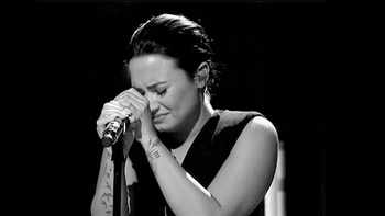 Demi Lovato confesó que recayó en el alcohol