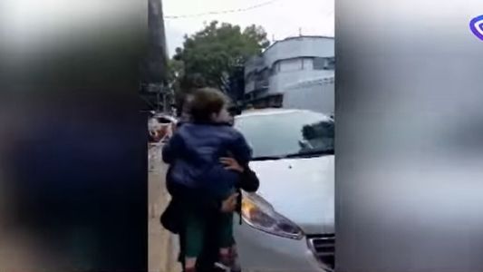 Indignante: una madre dejó a su hijo de 2 años encerrado en el auto y dio una insólita justificación