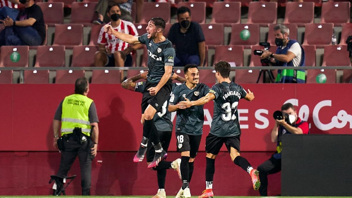 El Rayo Vallecano ascendió y complicó la llegada de Advíncula a Boca.&nbsp;