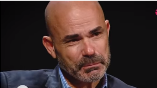 Seis millones de b... juntando plata: el emotivo llanto de Eduardo Sacheri al hablar de la crisis de Independiente