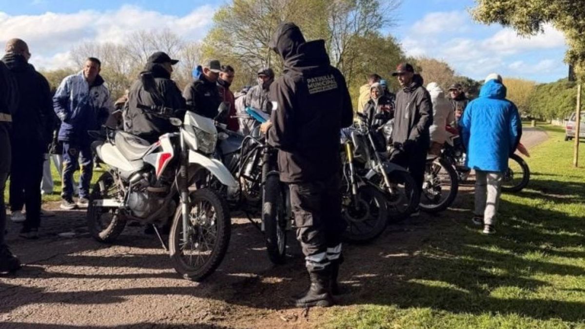 Caos en un cementerio mientras desped&iacute;an a un muerto: 42 motos secuestradas y disparos.