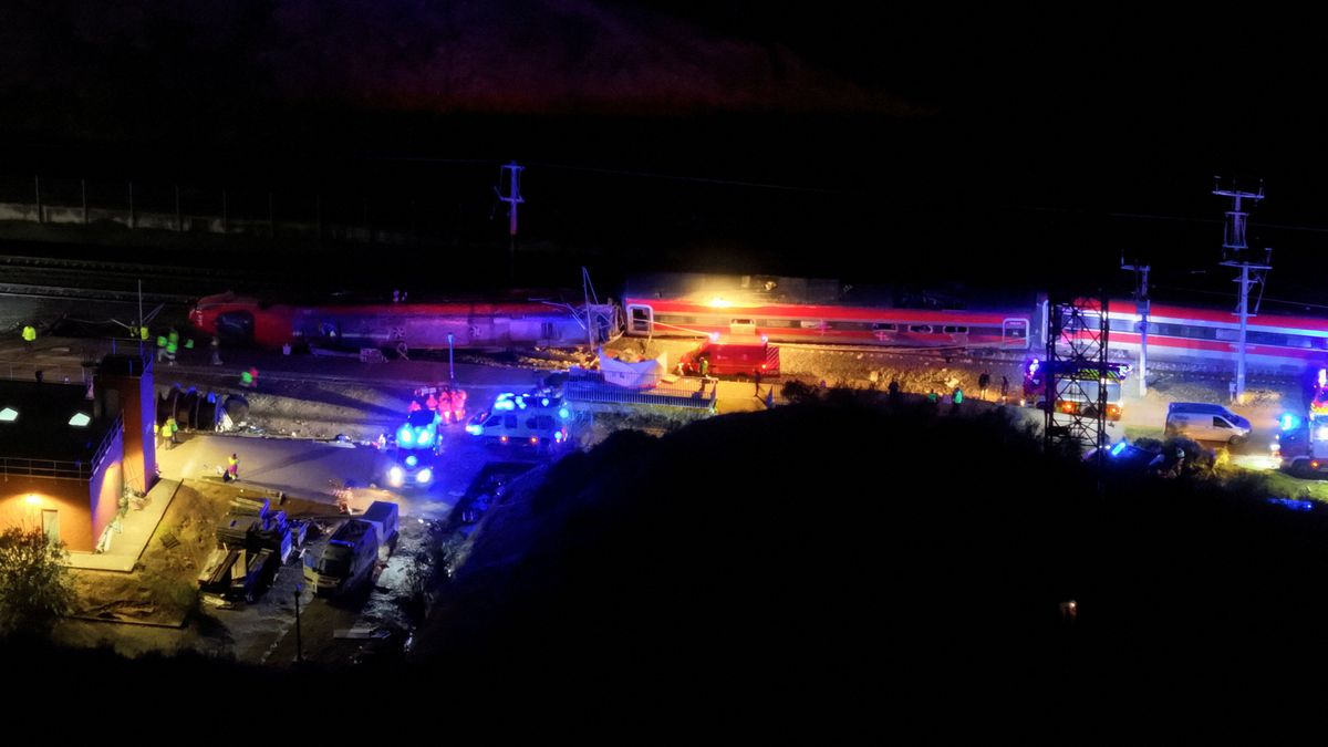 Las bajas temperaturas fue un problema adicional a la gravedad del accidente. (Foto Reuters)