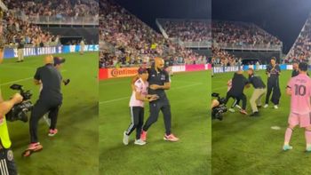 El gesto de Messi con el nene que lo quería conocer y fue interceptado por su guardaespalda (Foto: captura de video) El gesto de Messi con el nene que lo quería conocer y fue interceptado por su guardaespalda (Foto: captura de video)