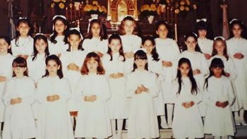 La foto de la primera comunión de la actriz: Soy católica y estoy a favor de...