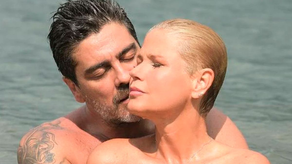 Xuxa junto a su novio