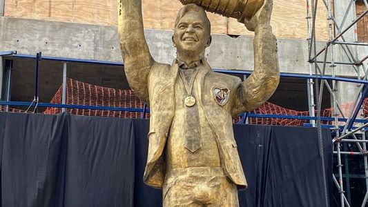 La llamativa escultura que influyó en la creación de la estatua de Marcelo Gallardo