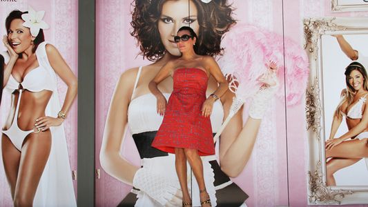 Flor de la V y la presentación oficial de su elenco