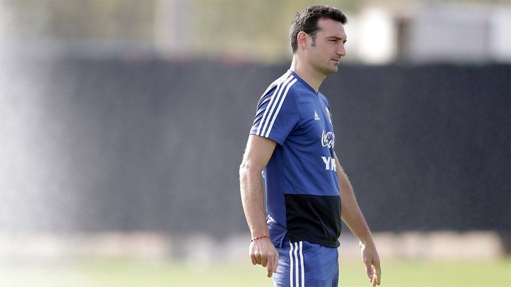 Scaloni: Confirmo que Agüero va a ser titular, para todos los que lo ponen en duda