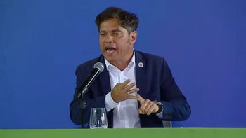 Axel Kicillof descartó desdoblamiento y criticó la estrategia de Alberto Fernández