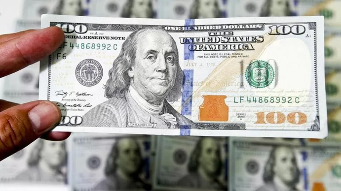 El dólar oficial cae por cuarta rueda y toca mínimos de noviembre